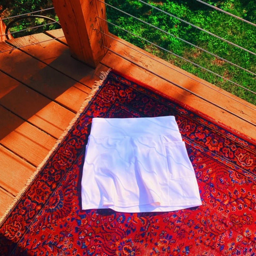 adrienne vittadini white vsco tennis skirt 🌊